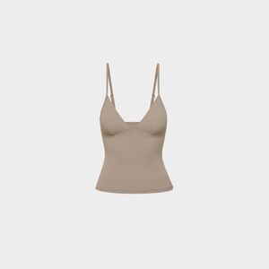 Aritzia Golden
BUTTER Vibrant Tank size m